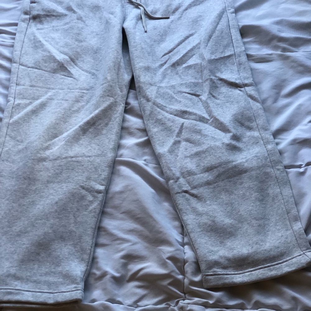 Hollister Light Gray Men's Sweatpants - Cozy Drawstring Joggers